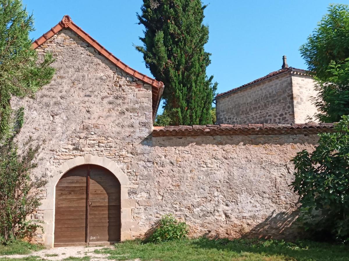 Les Granges De L Abbaye Bed and Breakfast Ginals Εξωτερικό φωτογραφία